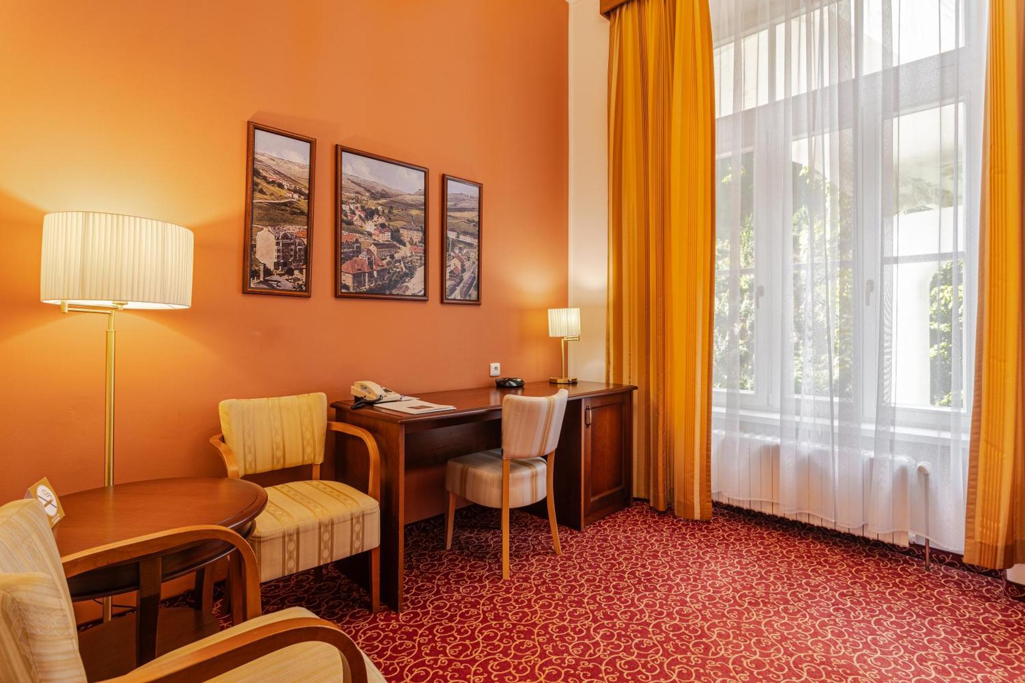 Hotel Radium Palace Jachymov Exterior photo